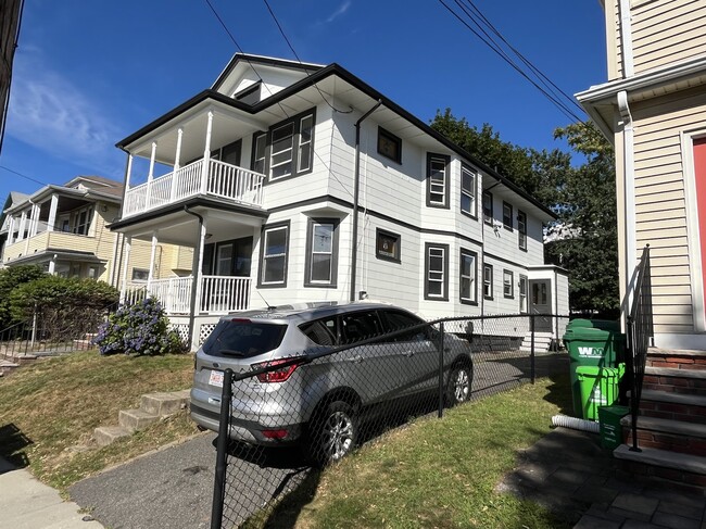 Building Photo - 86A Quincy St Rental