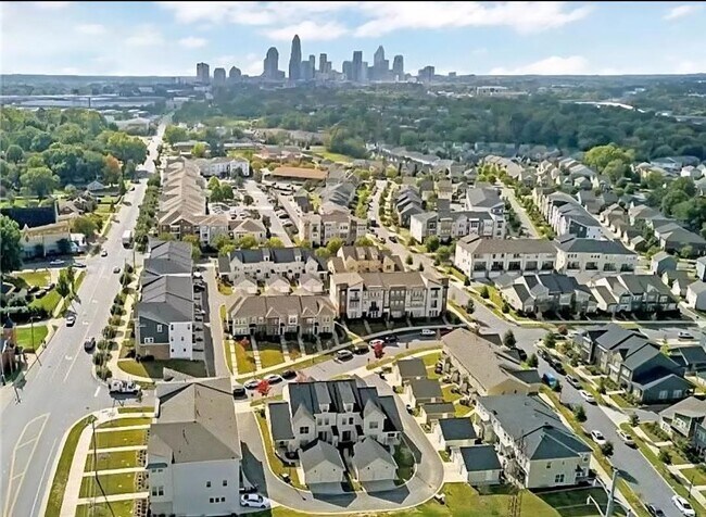 Photo - 3231 Moss Ln