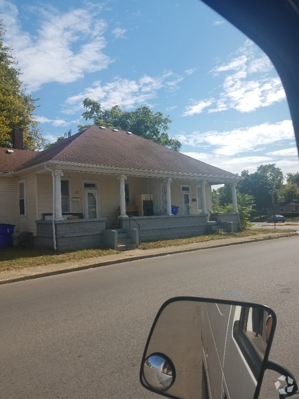 Building Photo - 47 S Watt St Rental