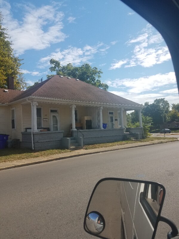 Building Photo - 47 S Watt St Rental