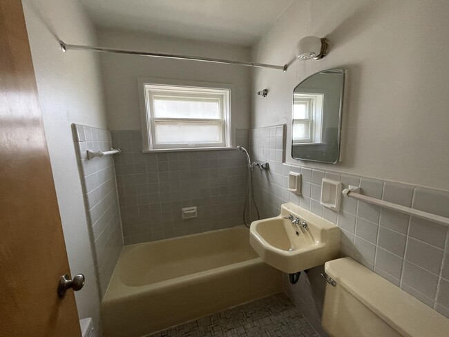 Photo - 4820 W Forest Home Ave