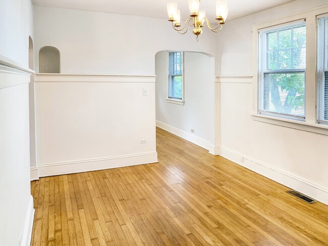 Photo - Charming 2 Bed/1 Bath Bungalow in Lakeside!