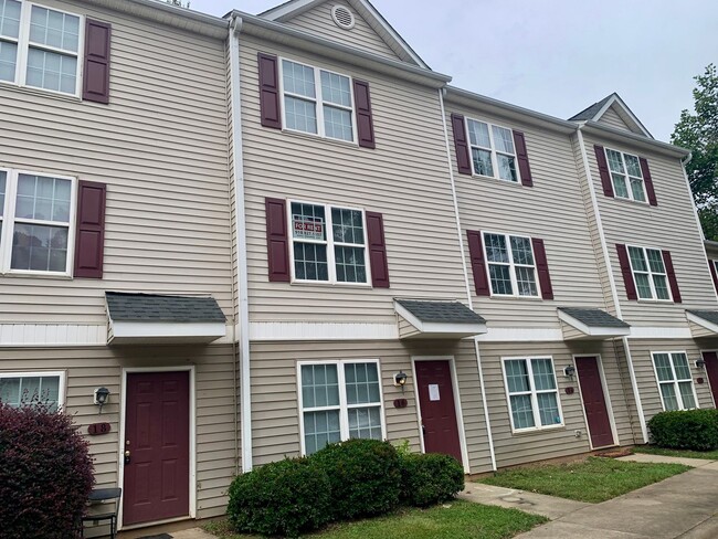 Building Photo - Amazing Location Near Downtown and NC Stat... Unit Room B Rental