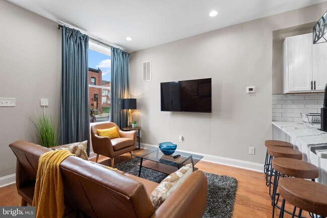 Photo - 2235 E Chase St