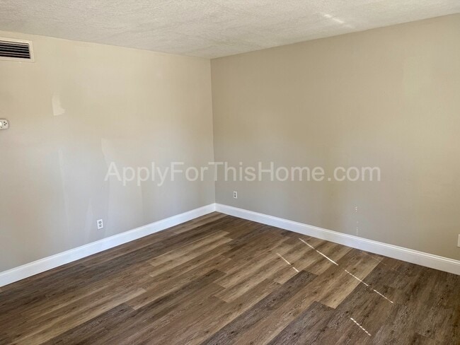 Photo - 2 Bedroom Apartment - Busch Gardens Area Unit Apt. B