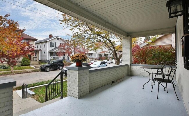 Photo - 335 E Moler St