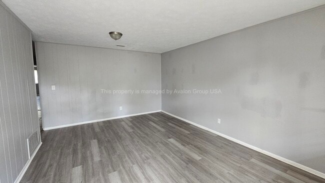 Photo - 9504 Evesham Rd