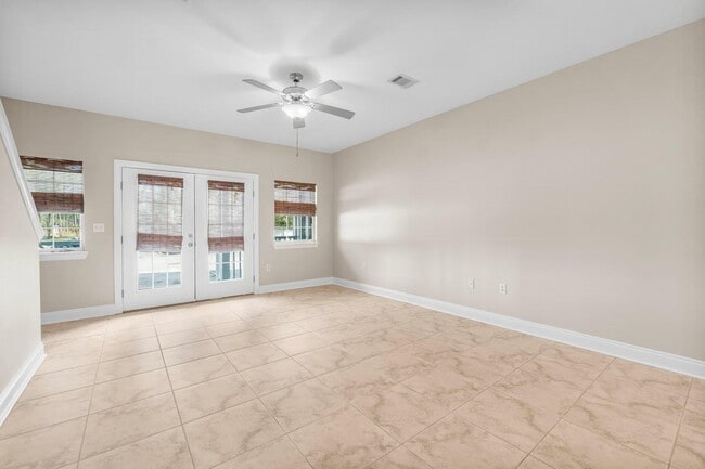 Photo - 254 S County Hwy 393