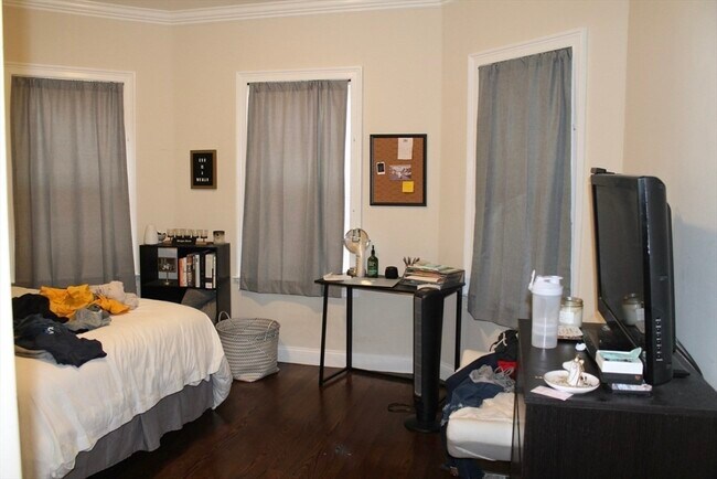 Photo - 34 Circuit St Unit B