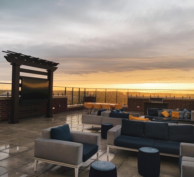 10th Floor Patio - Vic Village North
