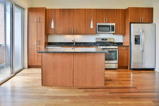 Photo - 1354 W Augusta Blvd Unit 202