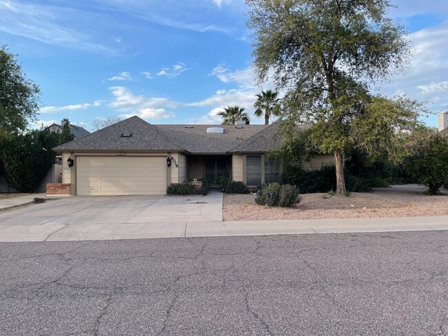 Building Photo - 8038 E McLellan Blvd