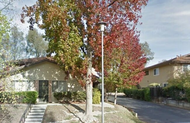 Building Photo - Charming & Modern 2-Story Condo