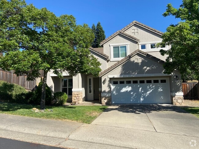 Building Photo - Beautifully remodeled 3 Bdrm+Master retrea... Rental