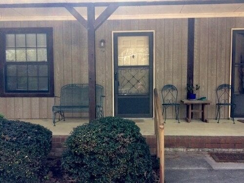 Photo - 220 Laurel Ave