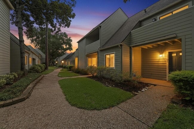 Building Photo - 2303 Briarwest Blvd Unit 2303