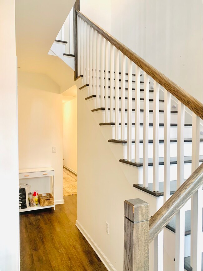 Photo - 33 Parkside Ln