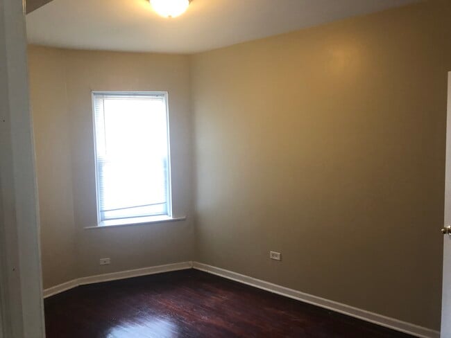 Photo - 8114 S Ellis Ave