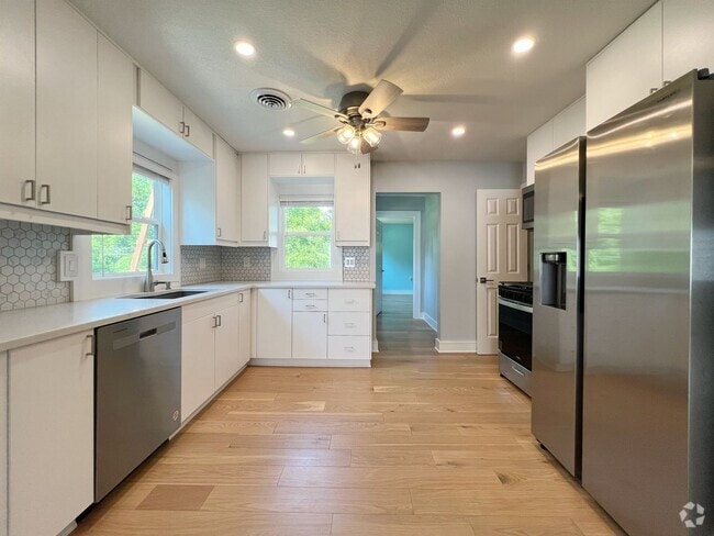 Building Photo - SEE IT NOW: Fully Renovated 4-Bedroom Ranc... Rental