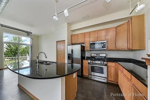 Photo - 1693 Town Center St