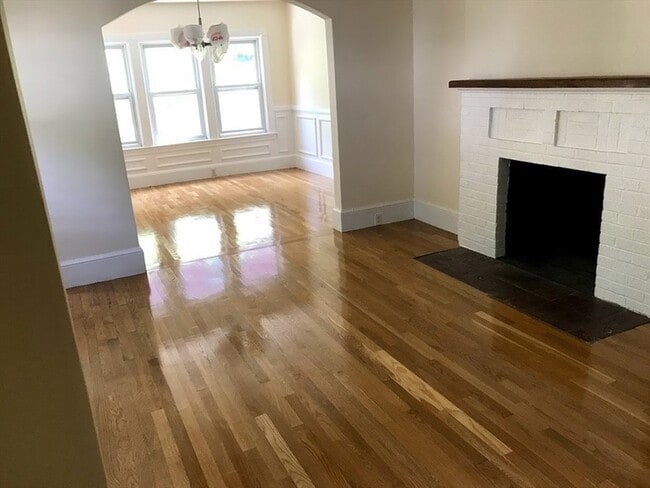 Photo - 28 Beaconsfield Rd Unit 1