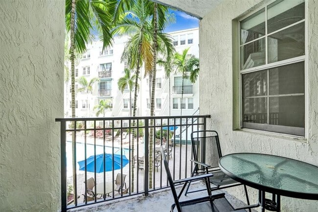 Photo - 533 NE 3rd Ave Unidad 205