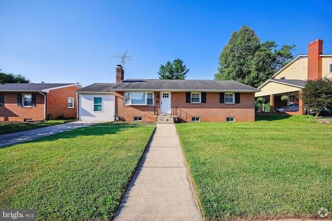 Building Photo - 704 Northside Dr Rental
