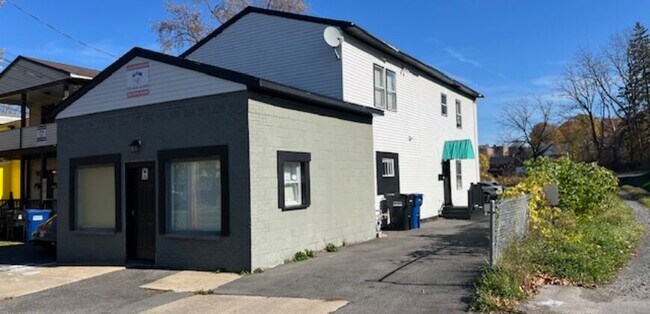 Photo - 205 Cherry St