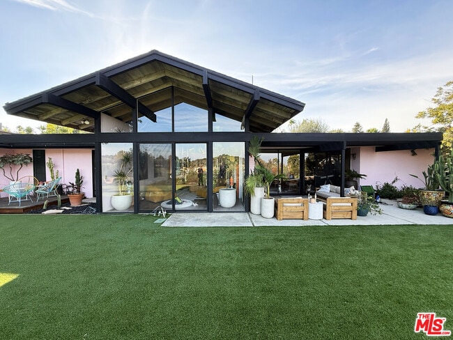 Building Photo - 3056 Corda Dr