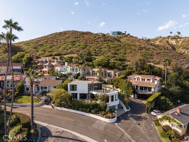 Photo - 920 Skyline Dr