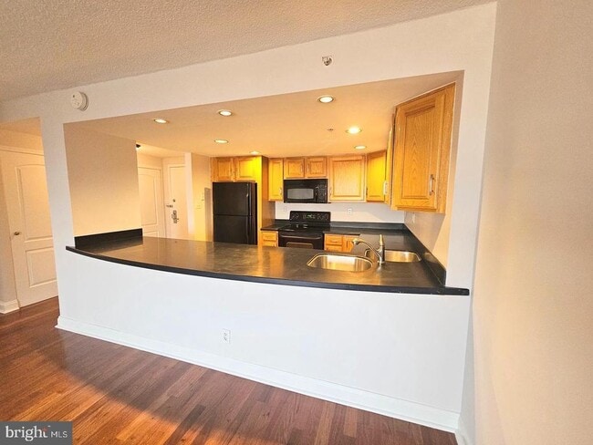 Photo - 2001 Hamilton St Unit 925