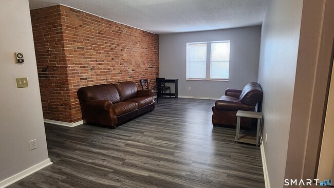 Building Photo - 18 Townley St Unit D3