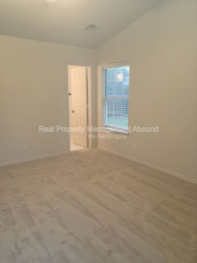 Photo - 3208 N 8th Pl