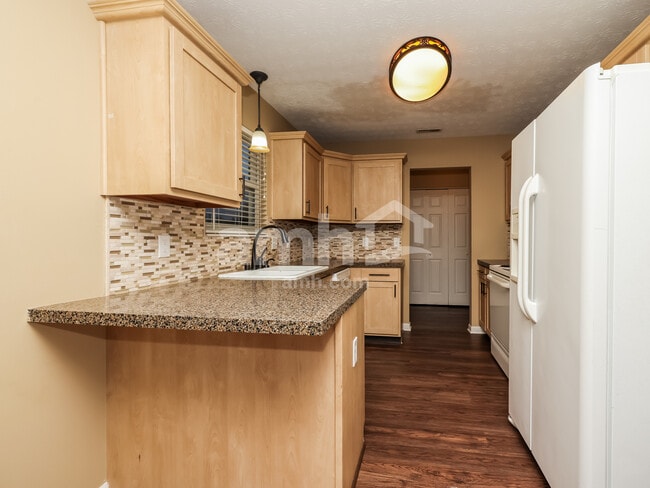 Photo - 1337 Vimla Way