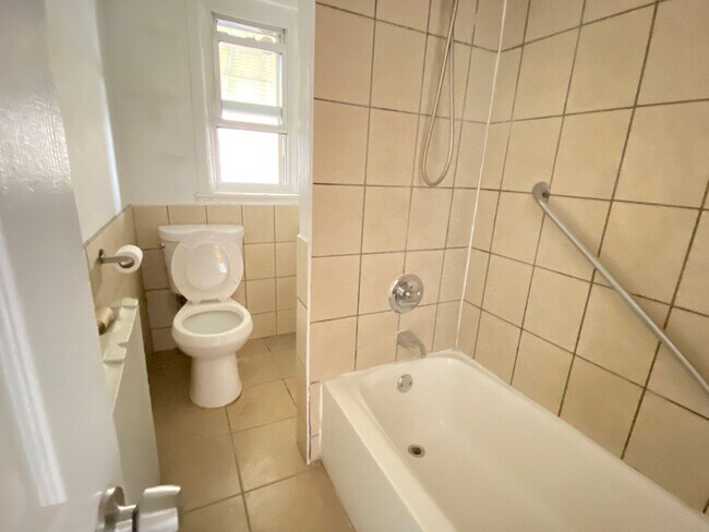 Photo - 1815 Tasker St Unit 2F