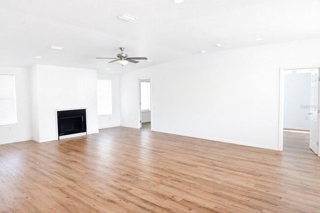 Photo - 10121 Evanston Ln