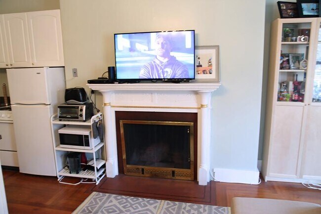 460 Beacon St Unit 2F