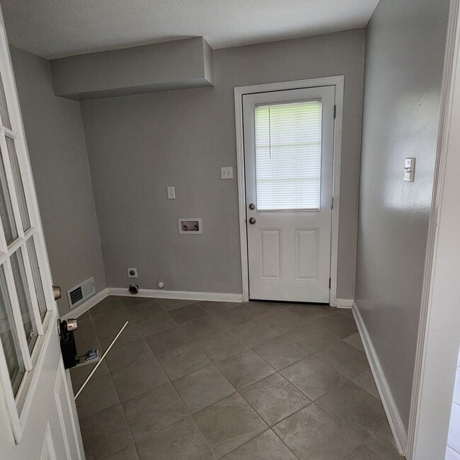 Photo - 4765 Covington Pike