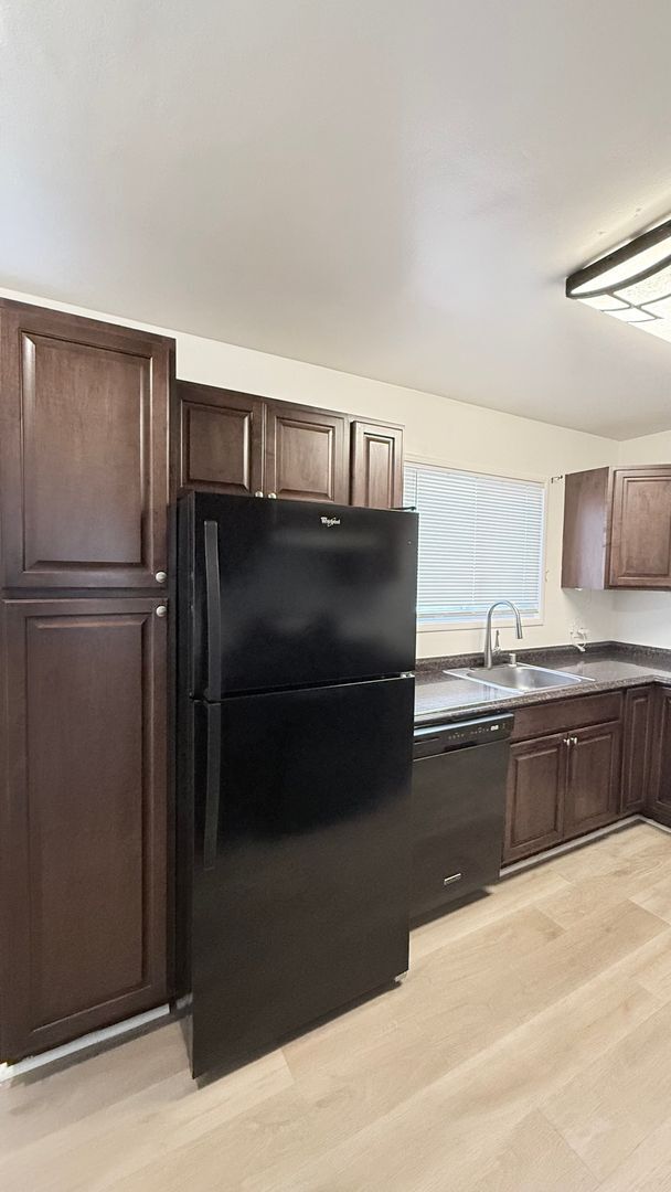 Photo - 922 Fargo Ave