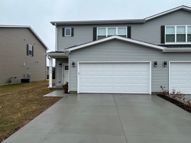 Building Photo - 1404 8th St