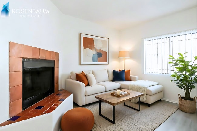 Photo - 354 W Delano St Unit 1