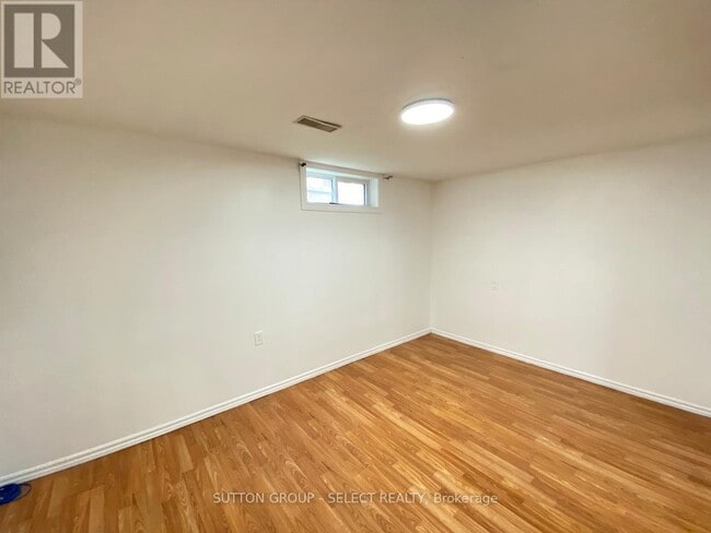 Photo - 19 Poplar Crescent