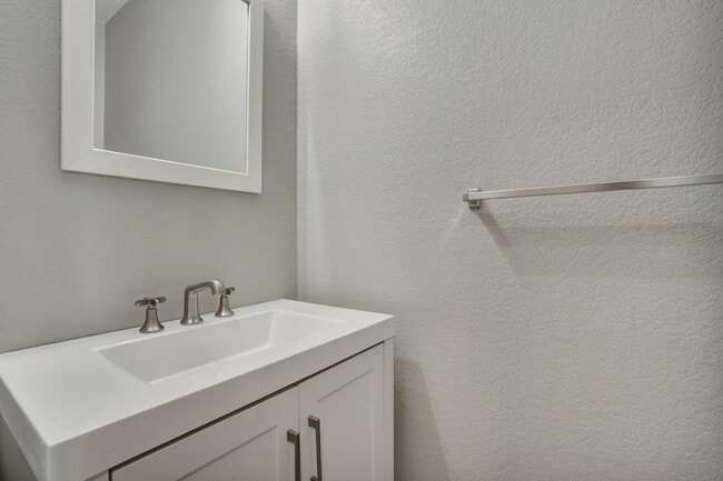 Photo - 211 Thalia Rd