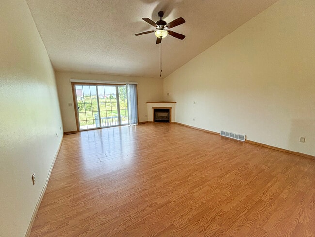 Photo - 5562 165th St E