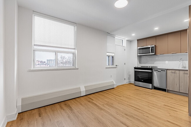 Photo - 115 Tyndall Ave