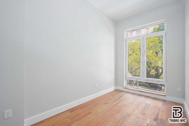 Building Photo - 3 bedroom in Brooklyn NY 11206 Rental
