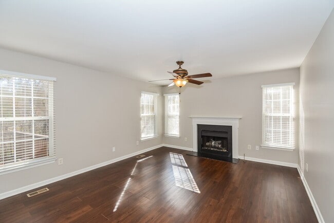 Photo - 1437 Timber Ridge Cir