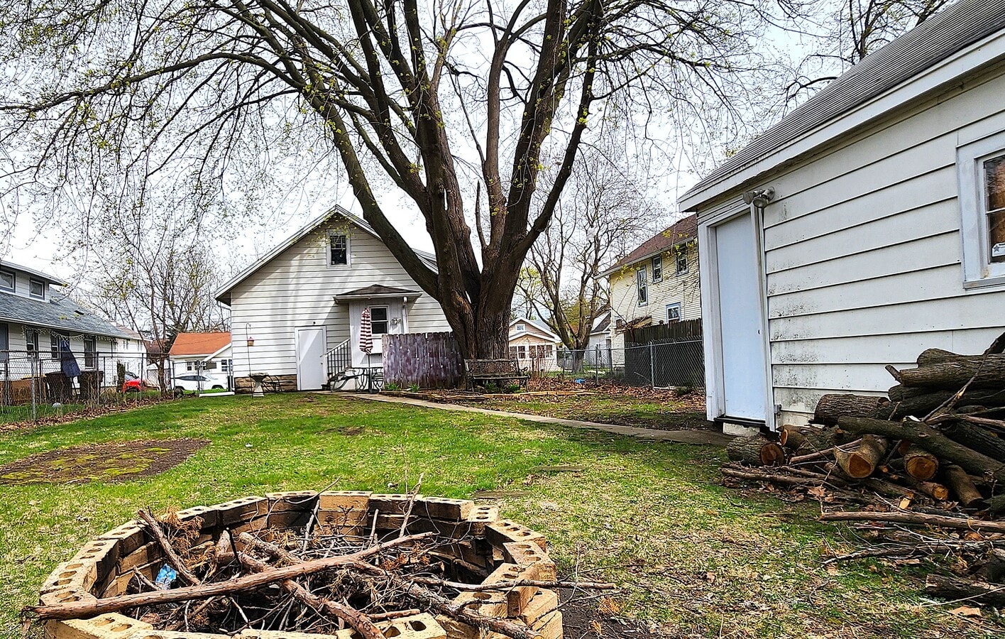 Photo - 1804 Latham St