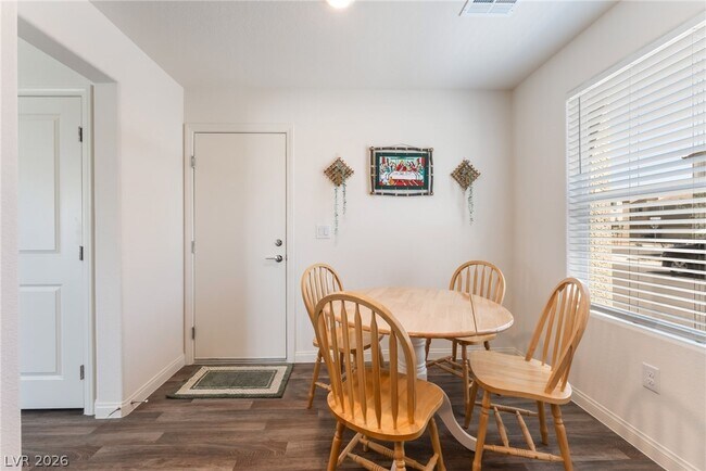 2830 Matador Red Ave