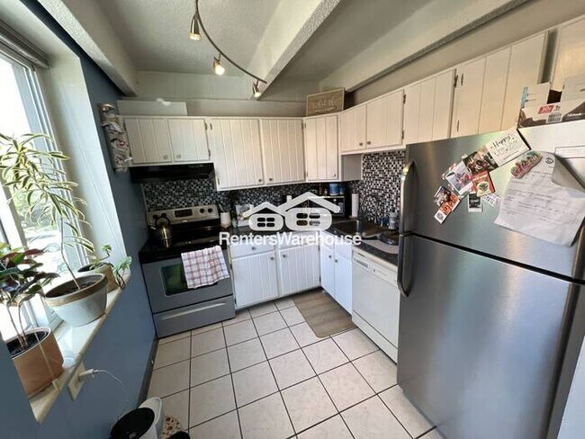 Photo - Beautiful 1 bedroom 1 bath condo, fantastic location in Capitol Hill (Water/sewer and Trash Utili... Unit Apartment 215